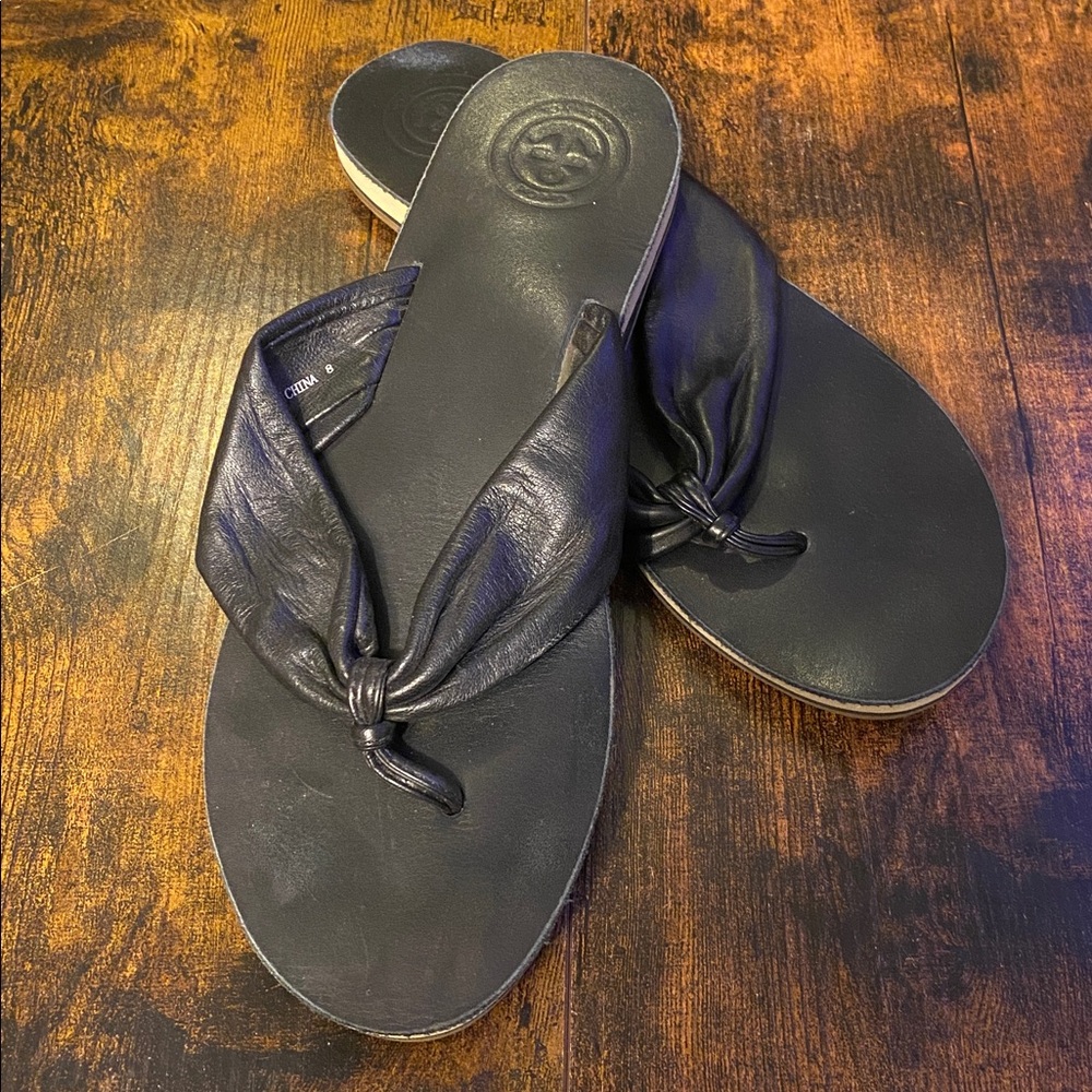 Cape Cod Shoe Supply Co Black Flip Flops Size 8